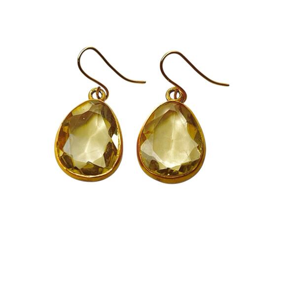 Earrings Faceted Teardrop Yellow Green Translucent Stone Bezel Cut Gold Tone - Picture 5 of 7